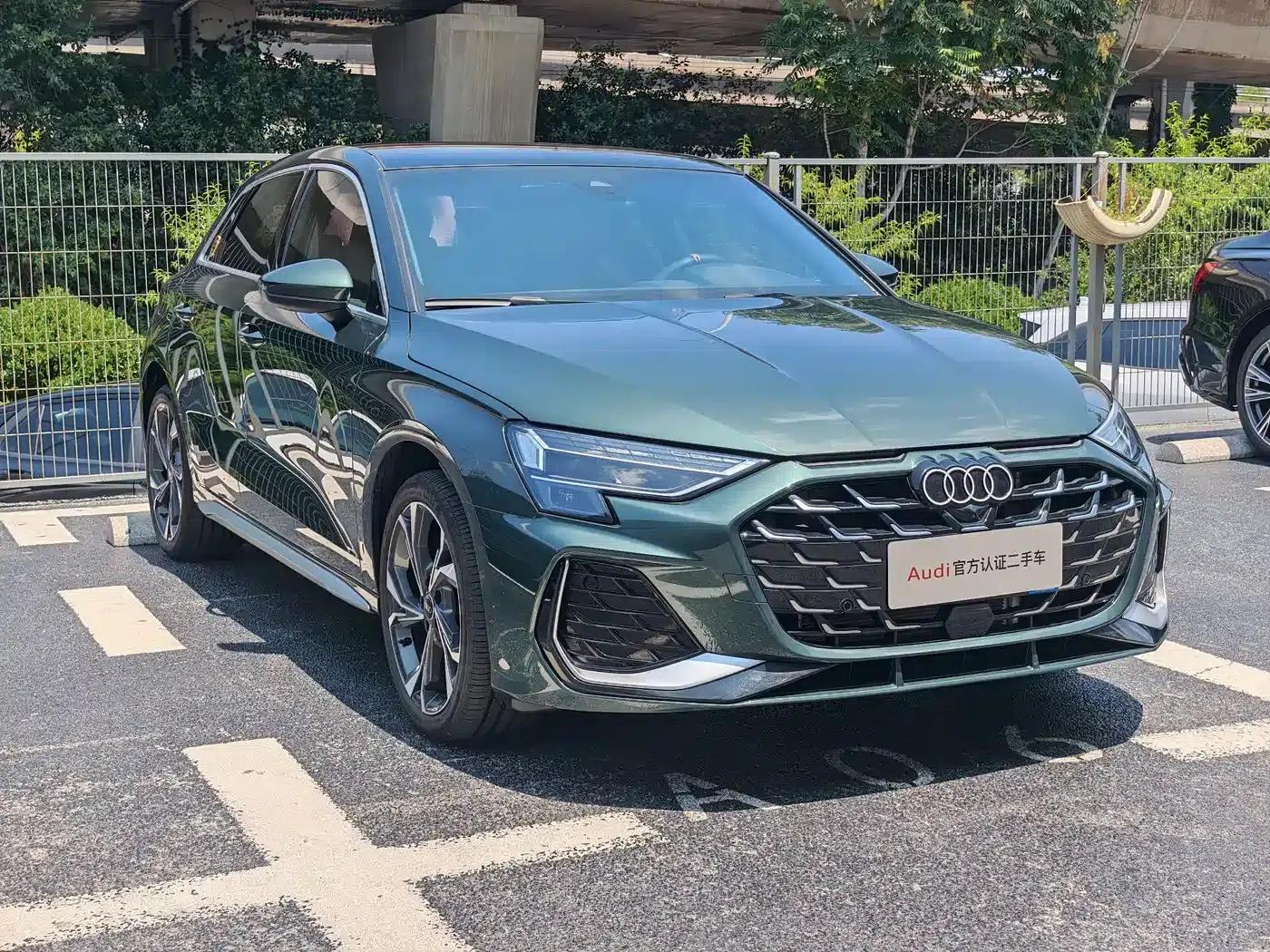 Audi A3 2025 Sportback 35TFSI Flying Spur Luxury Edition — миниатюра 3