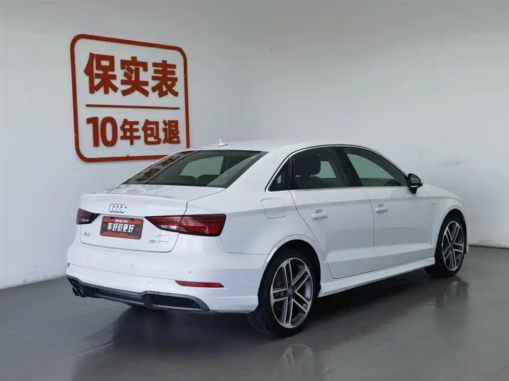 Audi A3 2018 30th Anniversary Edition Limousine 35 TFSI Progressive — миниатюра 2