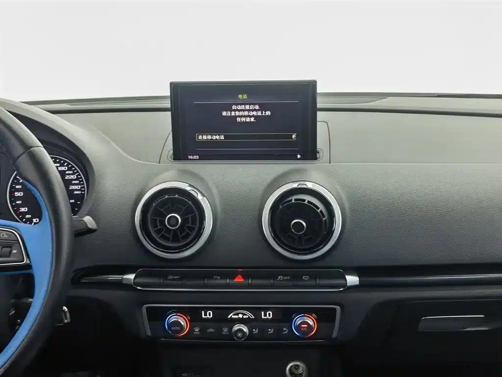 Audi A3 2018 30th Anniversary Edition Limousine 35 TFSI Progressive — миниатюра 12