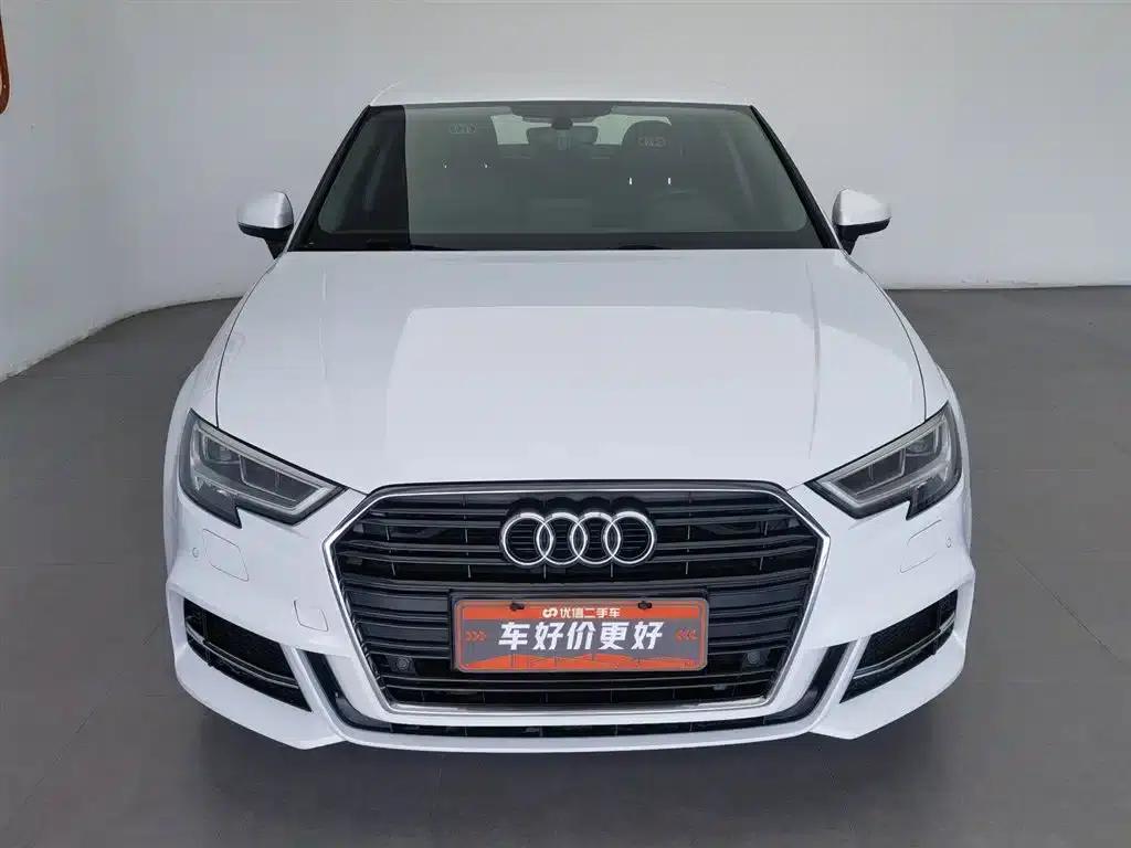 Audi A3 2018 30th Anniversary Edition Limousine 35 TFSI Progressive — миниатюра 3