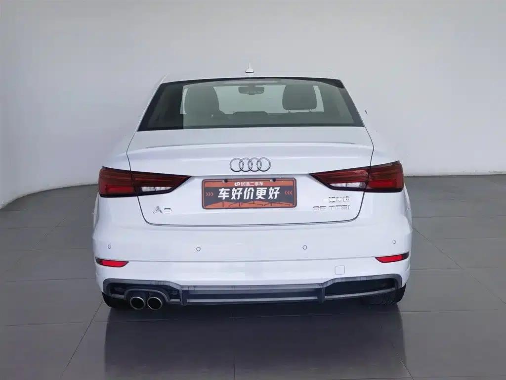 Audi A3 2018 30th Anniversary Edition Limousine 35 TFSI Progressive — миниатюра 4