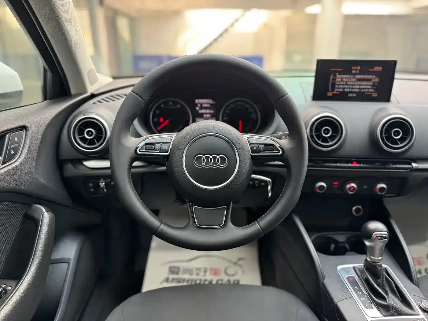 Audi A3 2015 Limousine 35 TFSI Millionth Anniversary Smart Edition — миниатюра 13