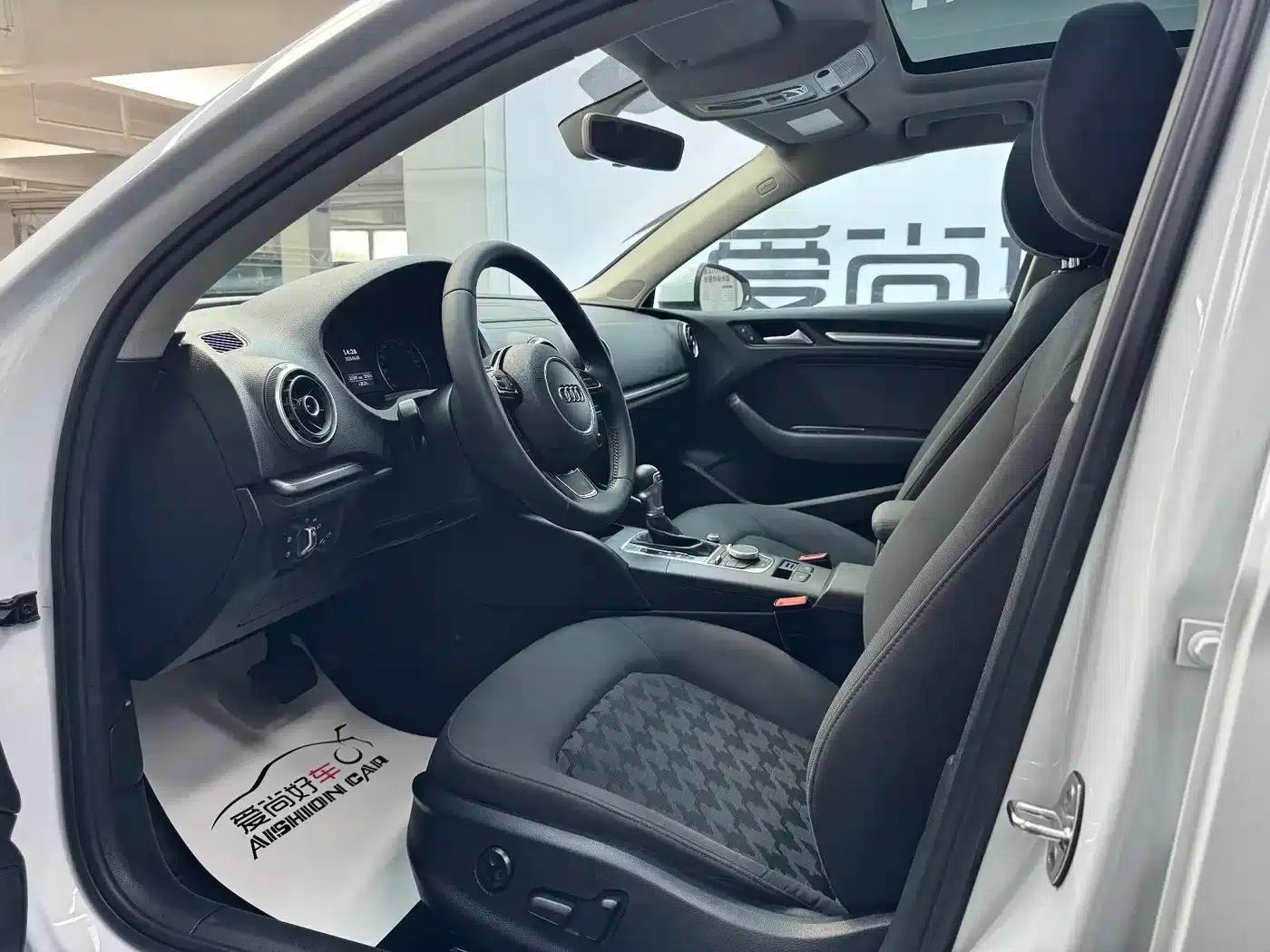 Audi A3 2015 Limousine 35 TFSI Millionth Anniversary Smart Edition — миниатюра 8