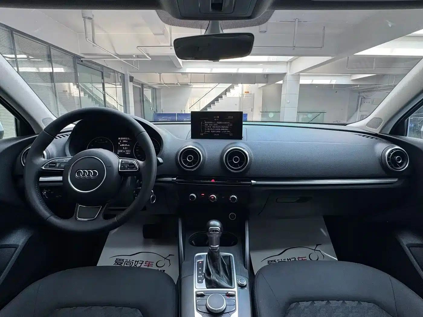 Audi A3 2015 Limousine 35 TFSI Millionth Anniversary Smart Edition — миниатюра 9