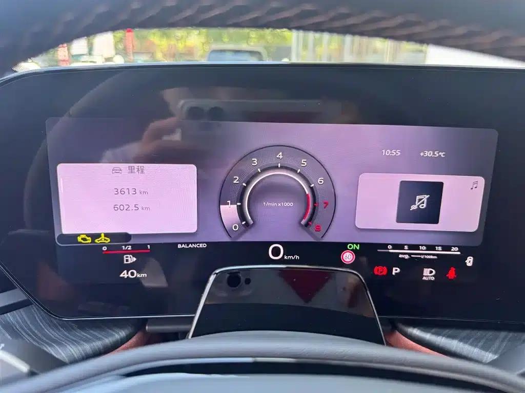 Audi Q5L 2026 2.0T Hybrid Luxury — миниатюра 13