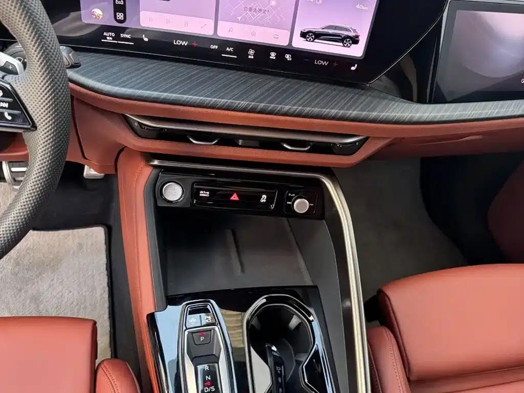 Audi Q5L 2026 2.0T Hybrid Luxury — миниатюра 14