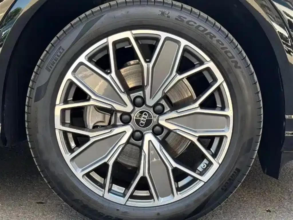 Audi Q5L 2026 2.0T Hybrid Luxury — миниатюра 24