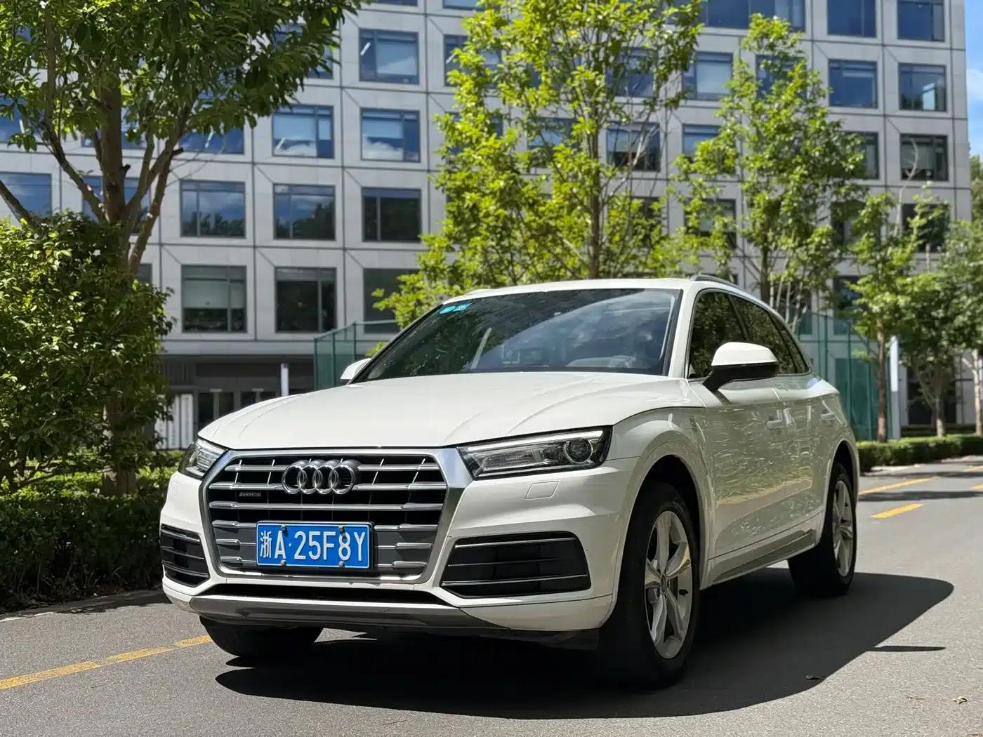 Audi Q5L 2020 40 TFSI Luxury Progressive Edition — миниатюра 1