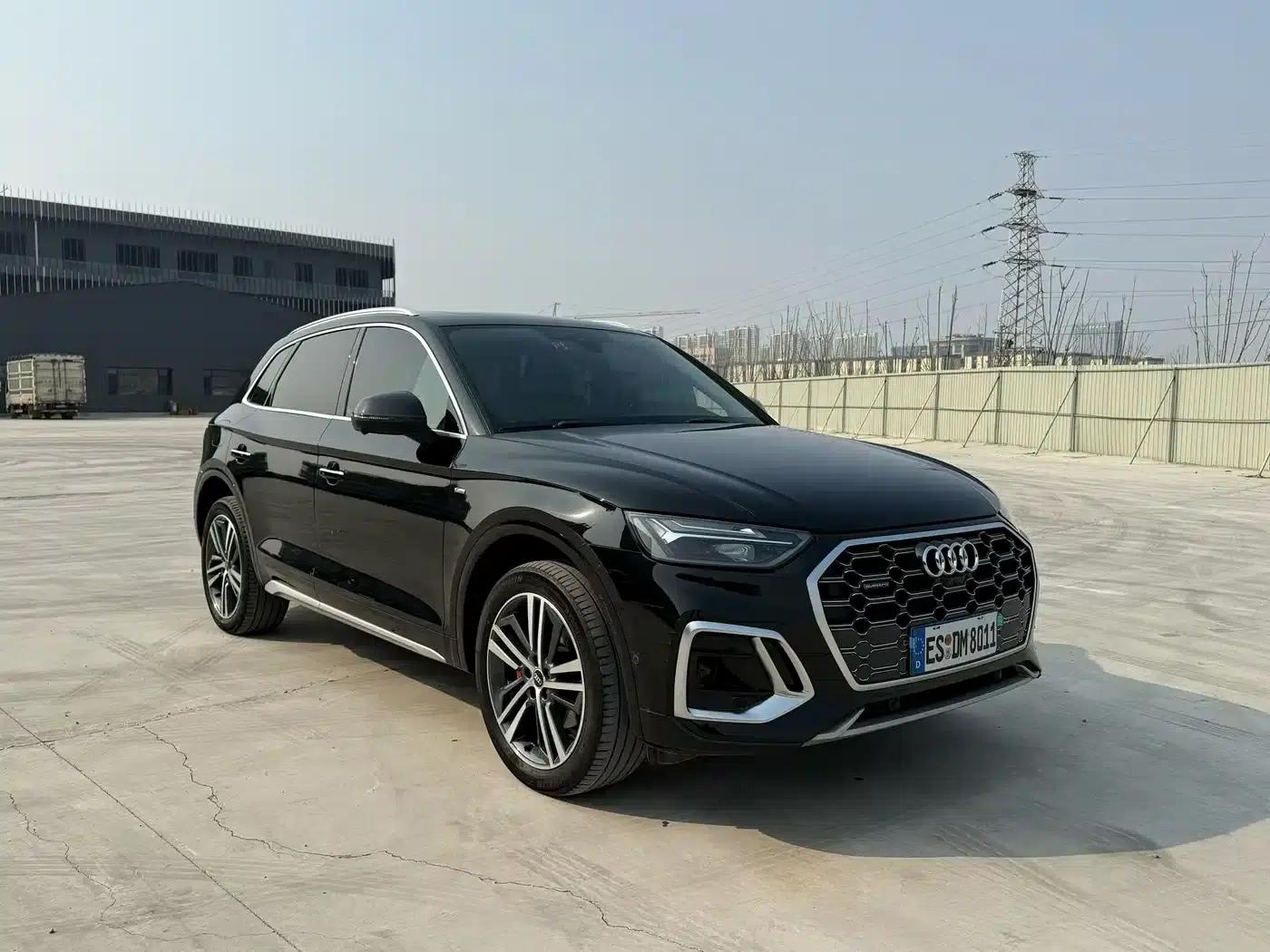 Audi Q5L 2022 40T RS Package Sport Edition — миниатюра 1