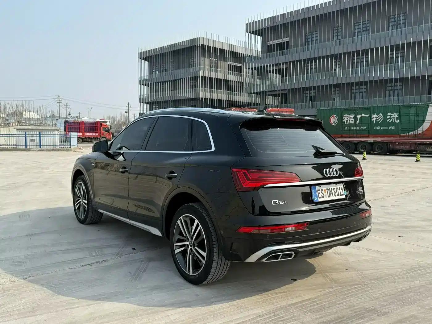 Audi Q5L 2022 40T RS Package Sport Edition — миниатюра 7