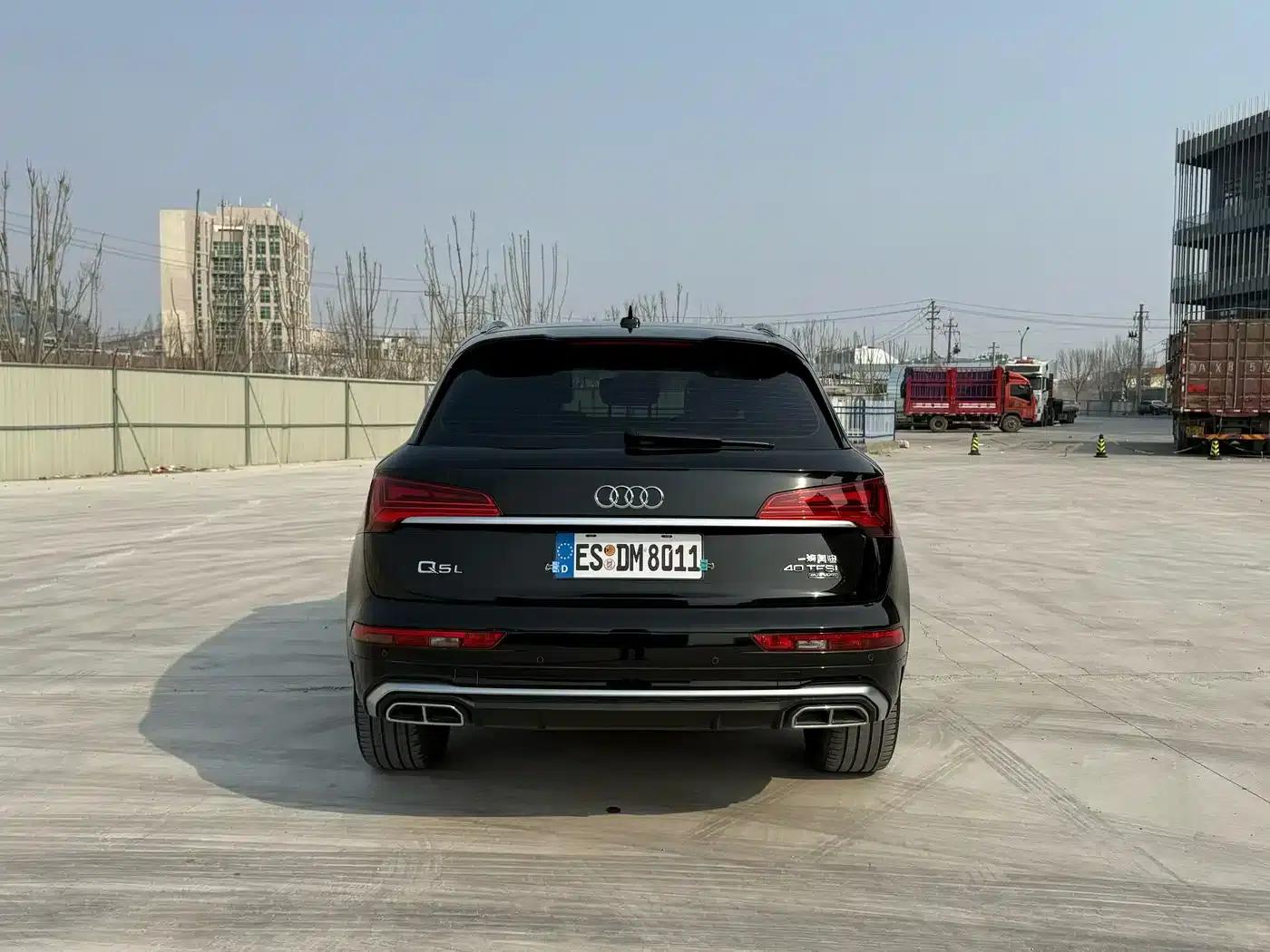 Audi Q5L 2022 40T RS Package Sport Edition — миниатюра 8
