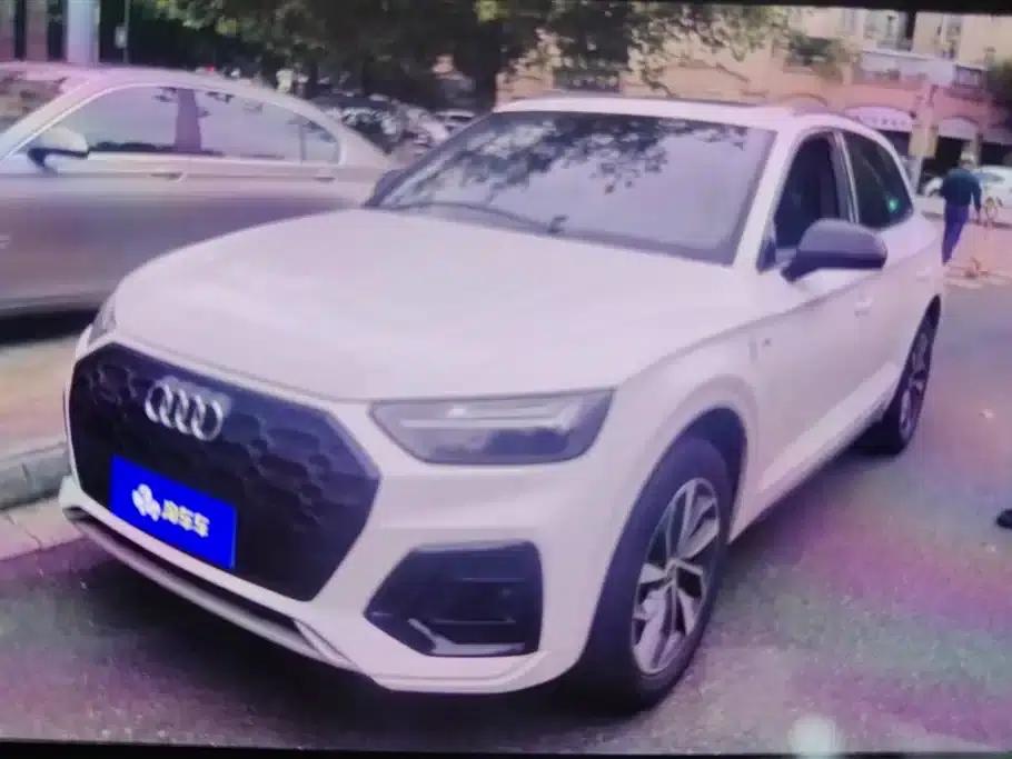 Audi Q5L 2023 40T Luxury Dynamic — миниатюра 1