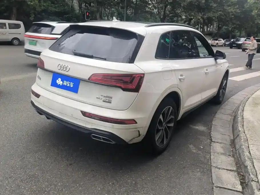 Audi Q5L 2023 40T Luxury Dynamic — миниатюра 3