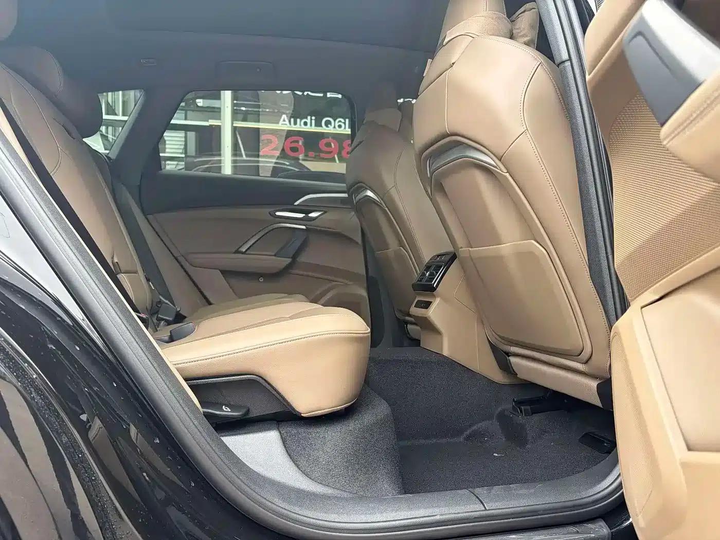 Audi Q5L 2026 2.0T Hybrid Luxury — миниатюра 12