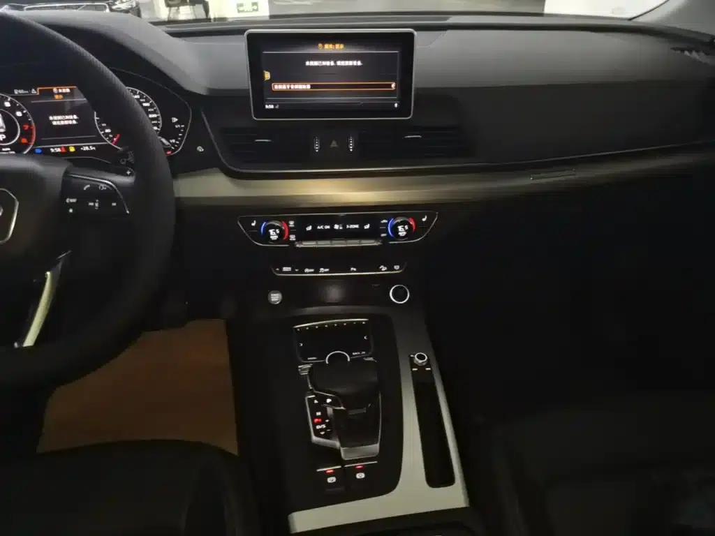 Audi Q5L 2020 Facelift 40 TFSI Luxury Fashion Edition — миниатюра 13