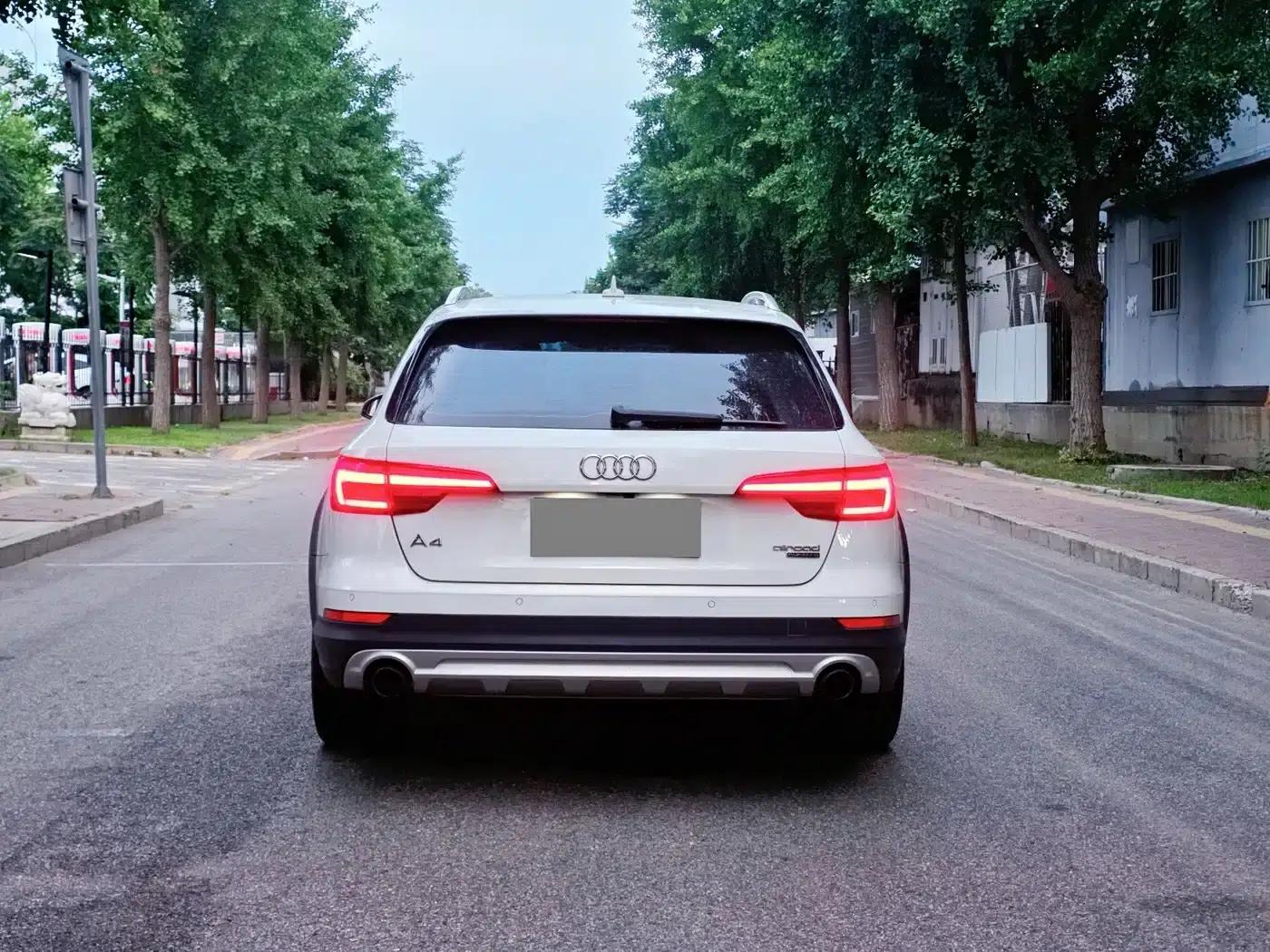 2017 Audi A4 Imported Model 45 TFSI allroad quattro Fashion Edition — миниатюра 4