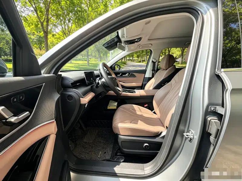 Chery Tiggo 8L 2024 2.0T Automatic Comfort Edition — миниатюра 7