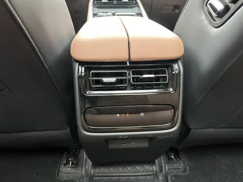 Chery Tiggo 8L 2024 2.0T Automatic Premium Edition — миниатюра 18