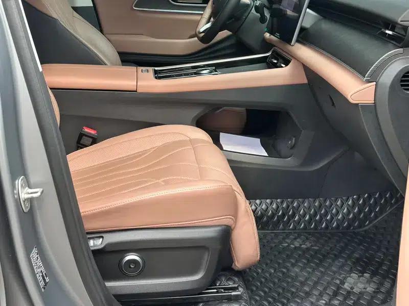 Chery Tiggo 8L 2024 2.0T Automatic Premium Edition — миниатюра 11