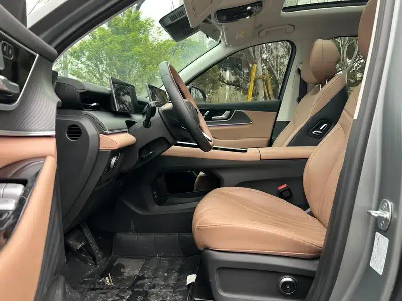 Chery Tiggo 8L 2024 2.0T Automatic Premium Edition — миниатюра 15