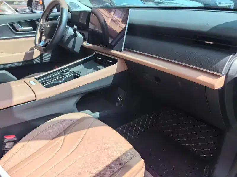 Chery Tiggo 8L 2024 2.0T Automatic Premium Edition — миниатюра 6
