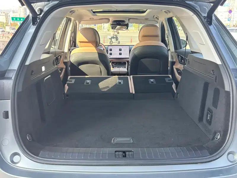 Chery Tiggo 8L 2024 2.0T Automatic Premium Edition — миниатюра 37