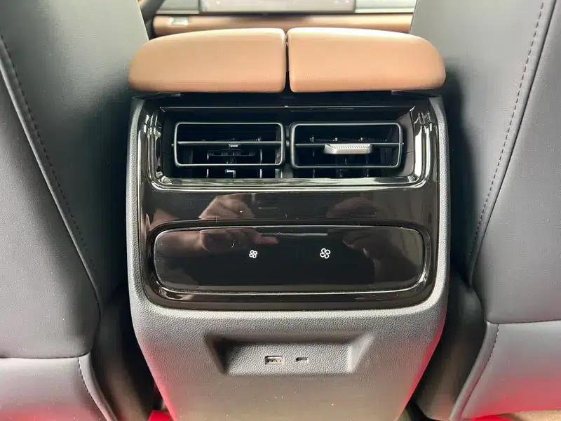 Chery Tiggo 8L 2024 2.0T Automatic Premium Edition — миниатюра 18