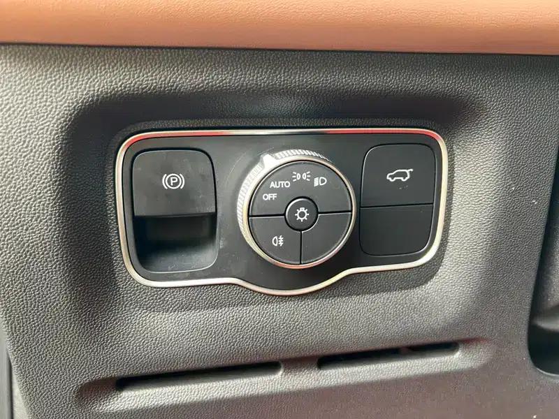 Chery Tiggo 8L 2024 2.0T Automatic Premium Edition — миниатюра 23