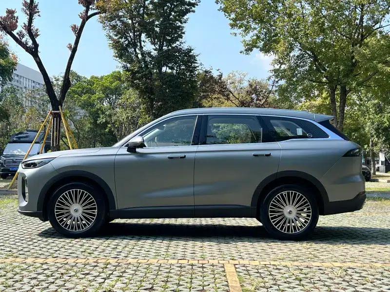 Chery Tiggo 8L 2024 2.0T Automatic Premium Edition — миниатюра 4