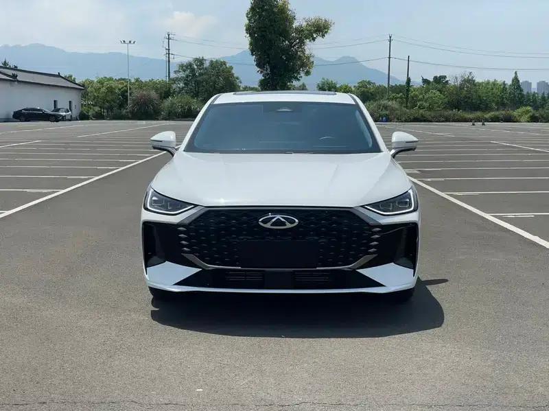 Chery Arrizo 8 PRO 2025 1.6T DCT Luxury Edition — миниатюра 2