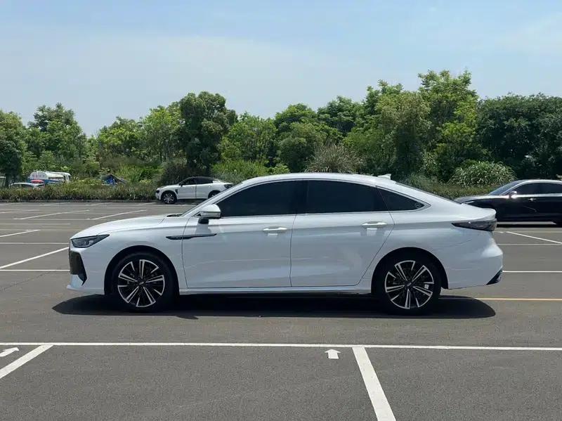 Chery Arrizo 8 PRO 2025 1.6T DCT Luxury Edition — миниатюра 4