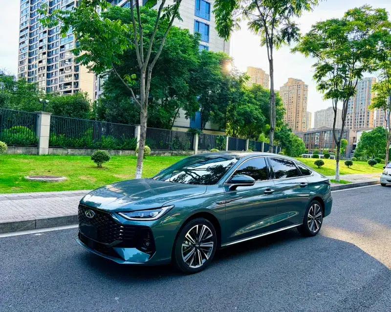 Chery Arrizo 8 PRO 2025 1.6T DCT Luxury Edition — миниатюра 1