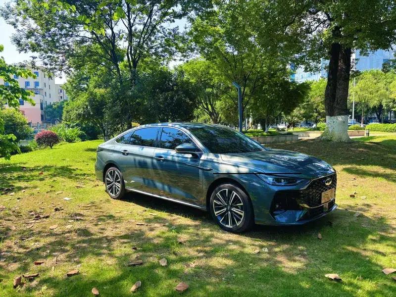 Chery Arrizo 8 PRO 2025 1.6T DCT Luxury Edition — миниатюра 3