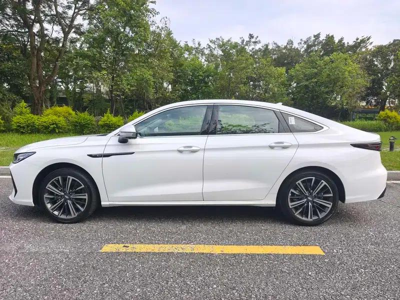 Chery Arrizo 8 PRO 2025 1.6T DCT Comfort Model — миниатюра 4