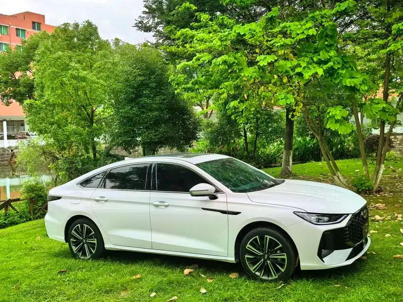Chery Arrizo 8 PRO 2025 1.6T DCT Luxury Edition — миниатюра 3