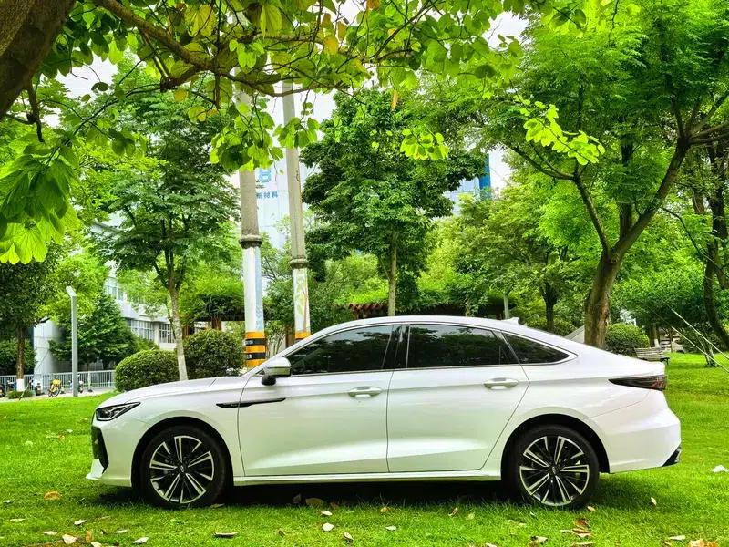 Chery Arrizo 8 PRO 2025 1.6T DCT Luxury Edition — миниатюра 4