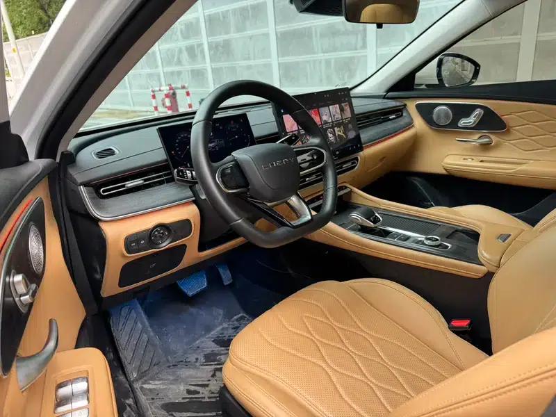 Chery Arrizo 8 PRO 2025 1.6T DCT Comfort Model — миниатюра 14