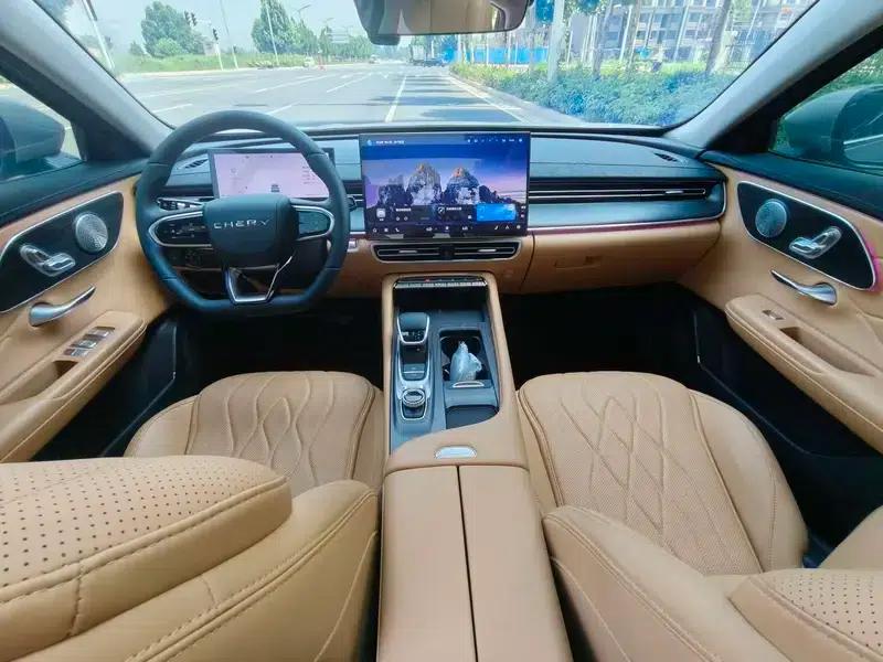 Chery Arrizo 8 PRO 2025 1.6T DCT Luxury Edition — миниатюра 7
