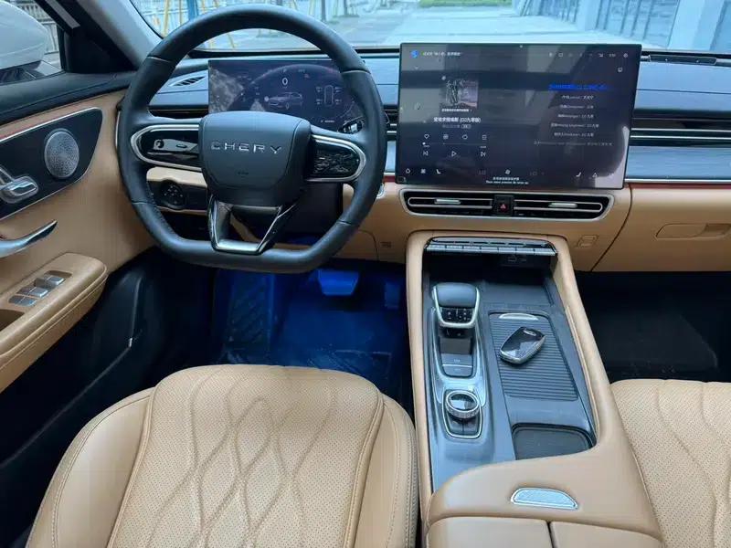 Chery Arrizo 8 PRO 2025 1.6T DCT Luxury Edition — миниатюра 17