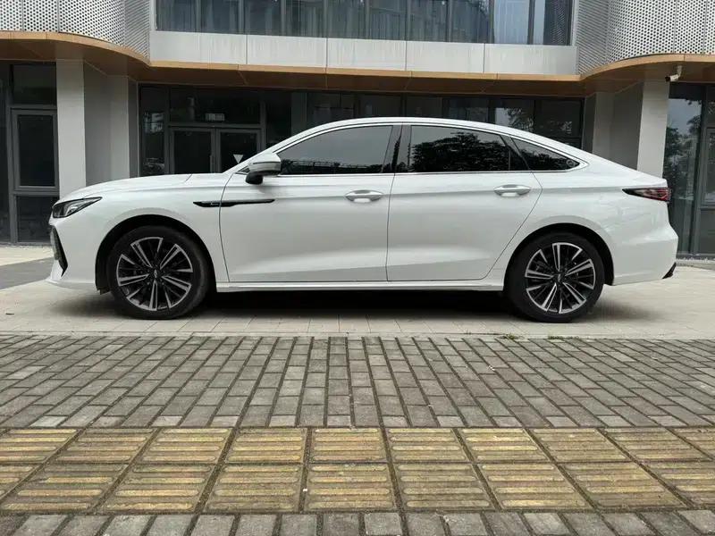 Chery Arrizo 8 PRO 2025 1.6T DCT Luxury Edition — миниатюра 4