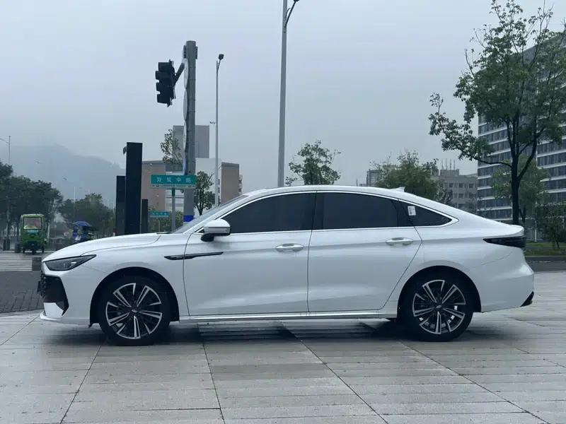 Chery Arrizo 8 PRO 2025 1.6T DCT Luxury Edition — миниатюра 4