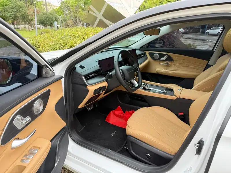 Chery Arrizo 8 PRO 2025 1.6T DCT Luxury Edition — миниатюра 14