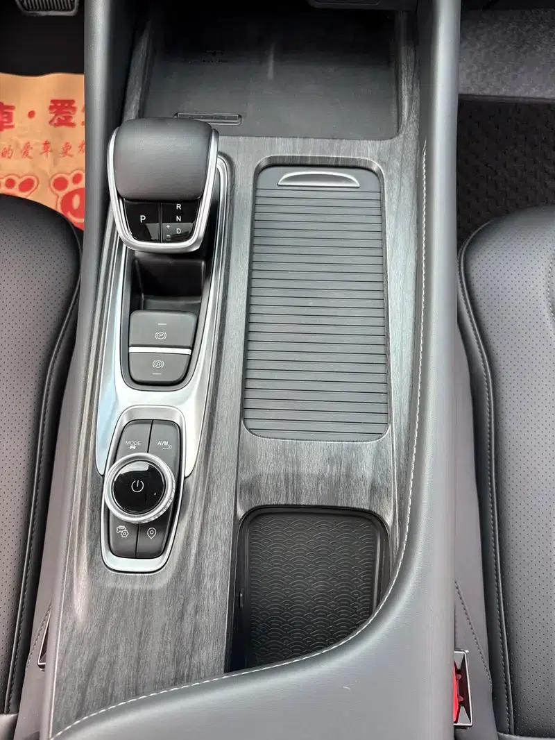 Chery Arrizo 8 PRO 2025 1.6T DCT Luxury Edition — миниатюра 18