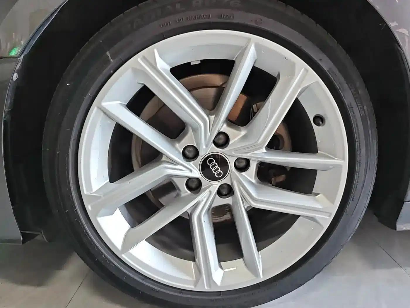 2023 Audi A5 Sportback 40 TFSI quattro Luxury Dynamic (Imported) — миниатюра 3