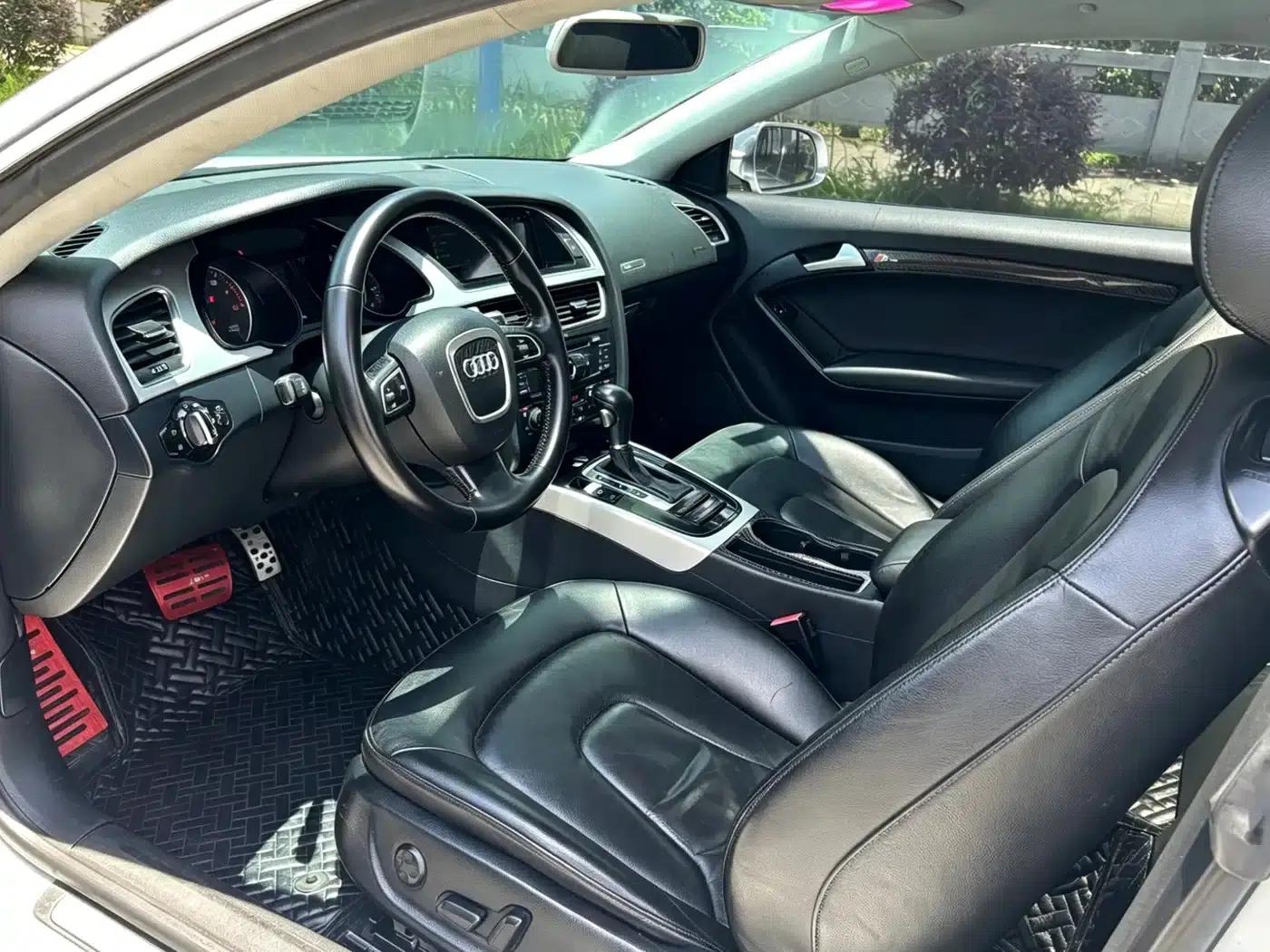 2010 Audi A5 Imported Model 2.0TFSI Coupe — миниатюра 6