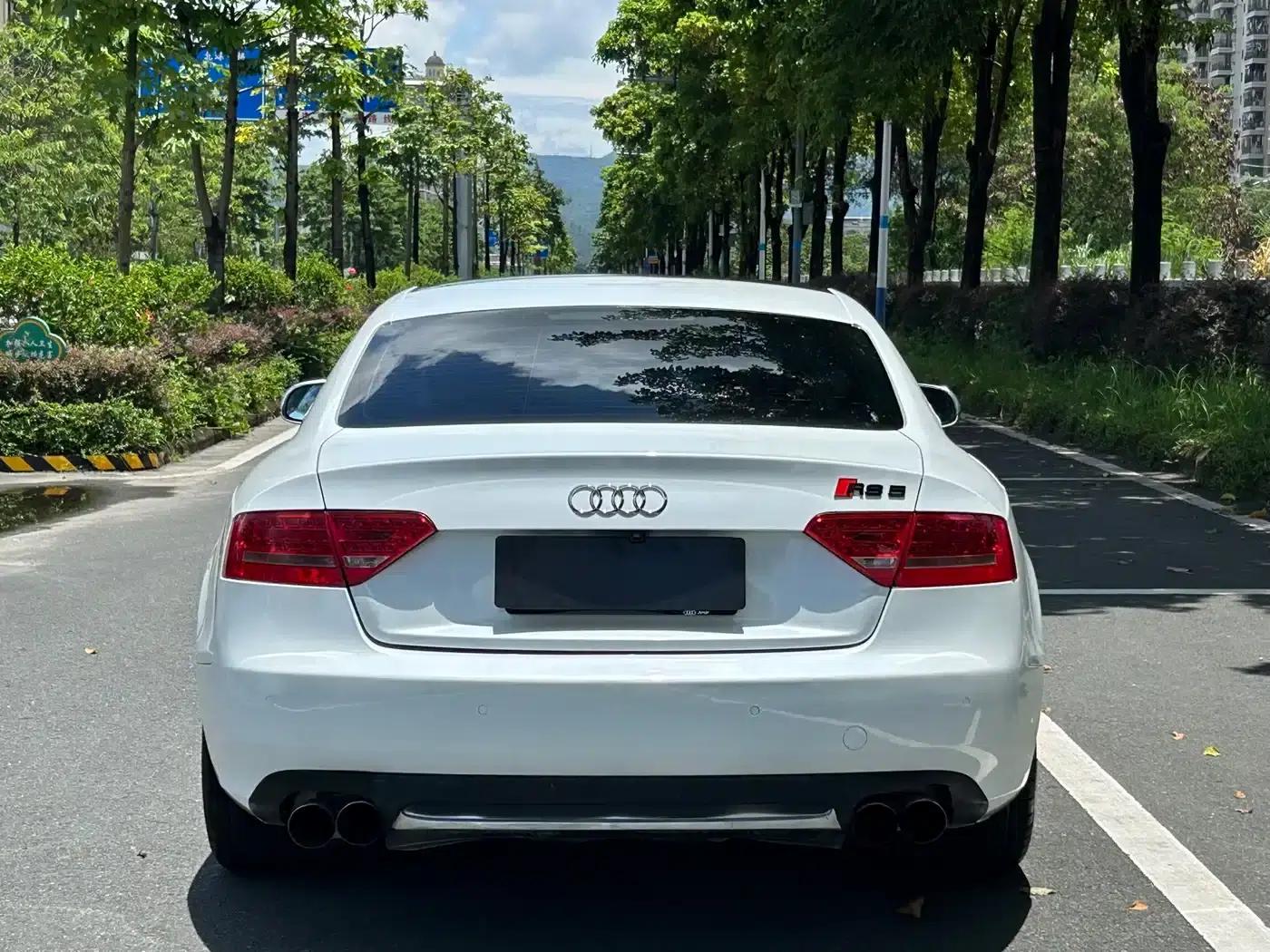2010 Audi A5 Imported Model 2.0TFSI Coupe — миниатюра 8