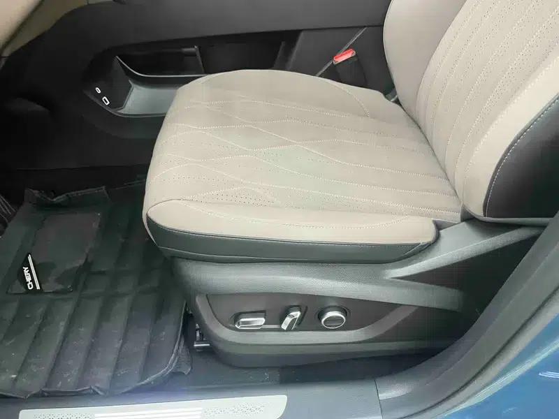 Chery Tiggo 8 PLUS C-DM 2025 1.5T Premium Edition — миниатюра 17