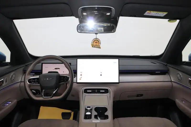 Chery Tiggo 8 PLUS C-DM 2025 1.5T Premium Edition — миниатюра 14
