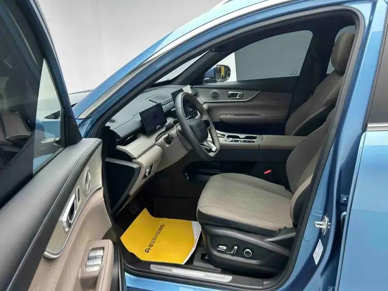 Chery Tiggo 8 PLUS C-DM 2025 1.5T Premium Edition — миниатюра 17