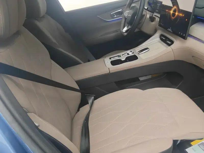 Chery Tiggo 8 PLUS C-DM 2025 1.5T Premium Edition — миниатюра 23